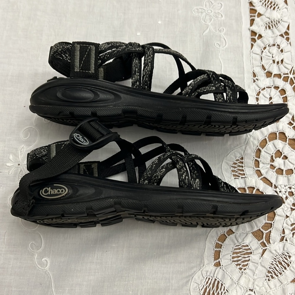 Women’s Classic Chaco sandals size W5 - Picture 3 of 6